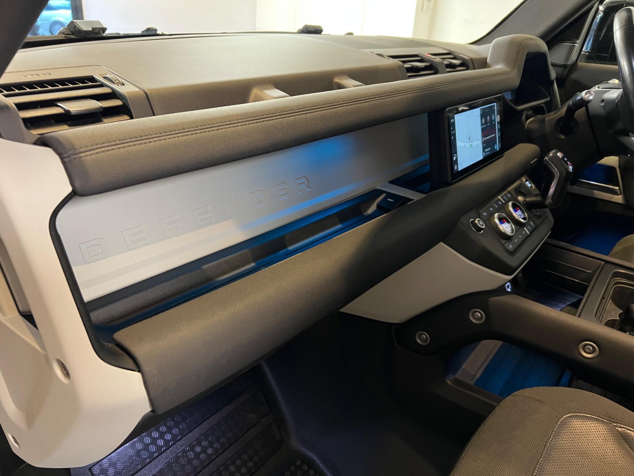 Land Rover Defender 110